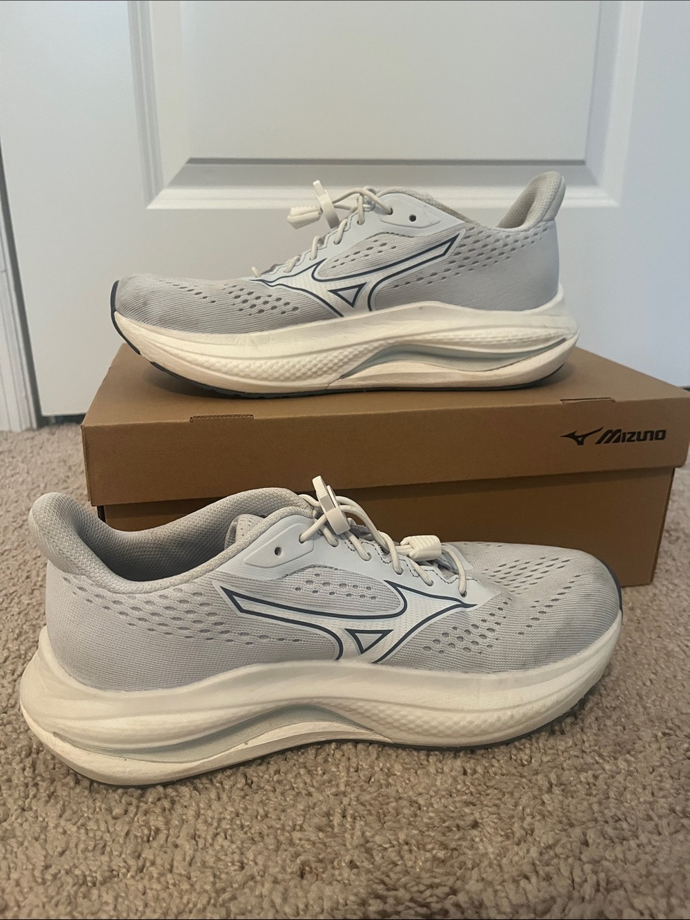 Mizuno Women’s Wave Inspire 22 Running Shoes in Light Blue and White